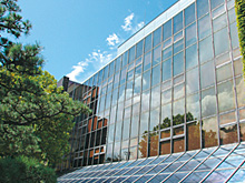 Photo:The Dental Hospital and Medical Hospital at Niigata